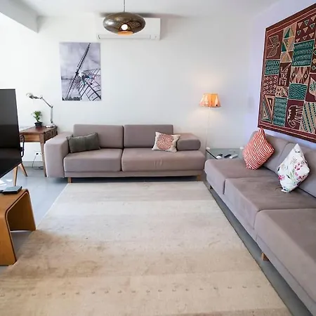 Nossi Be Βίλα Carqueiranne